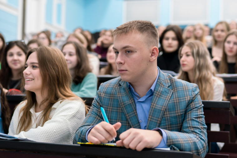 Абитуриентам.